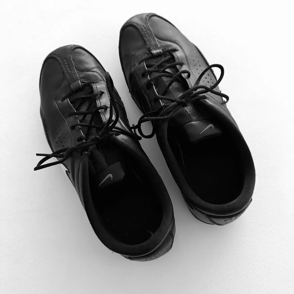 Nike Air Black Sneakers Sz 9.5 - Picture 4 of 10